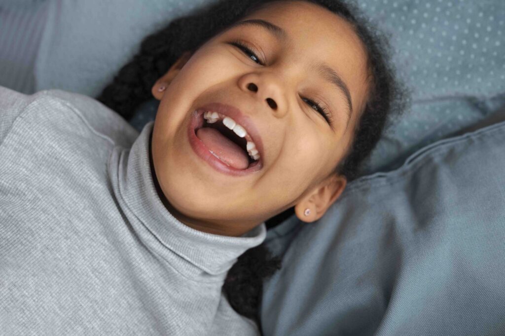 È normale se i denti da latte cadono tardi? Come capire se il cambio dei denti sta seguendo una crescita normale 1 È normale se i denti da latte cadono tardi